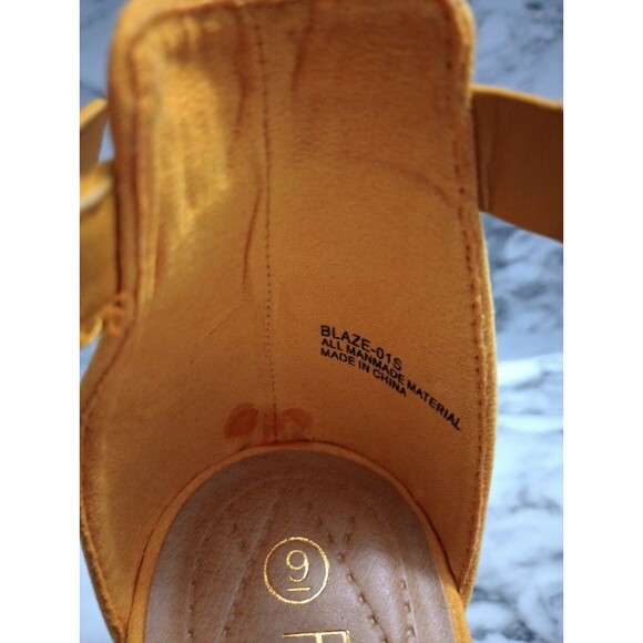 Rouge Yellow Heels Size 9 - Picture 10 of 12